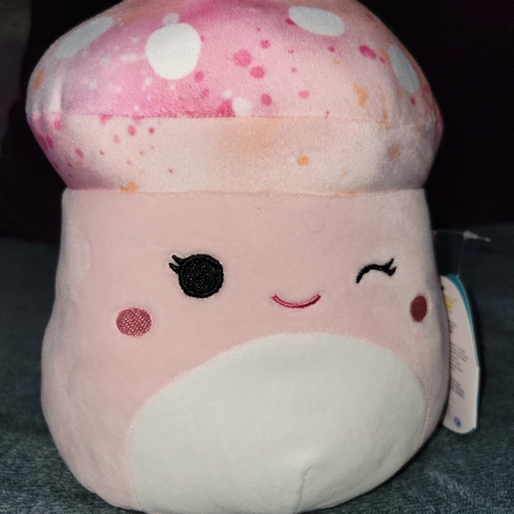 Molly mushroom squishmallow - Picture 3 of 5
